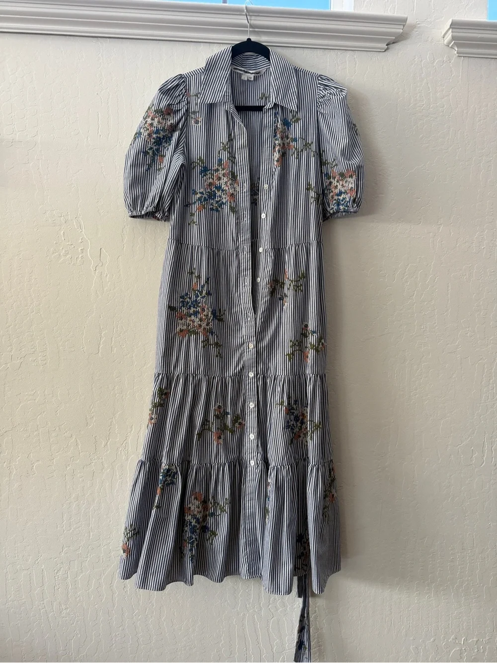 Veronica Beard Light Blue Striped Floral Puff-Sleeve Midi Dress - Picture 2 of 4